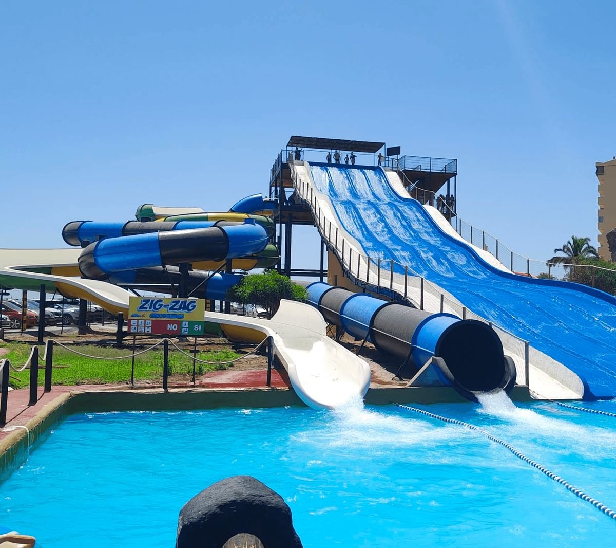 AquaTropic (Water Park)