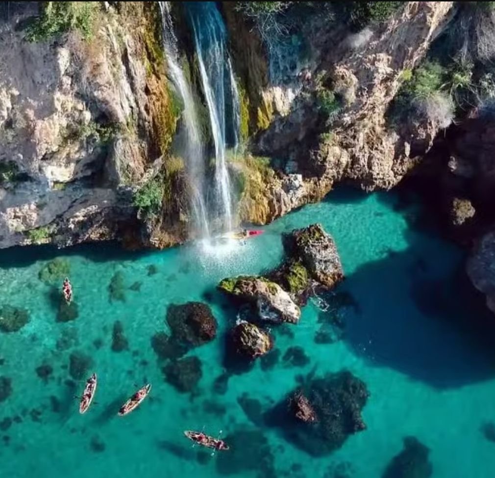 Kayak/Paddle Surf Maro Cliffs