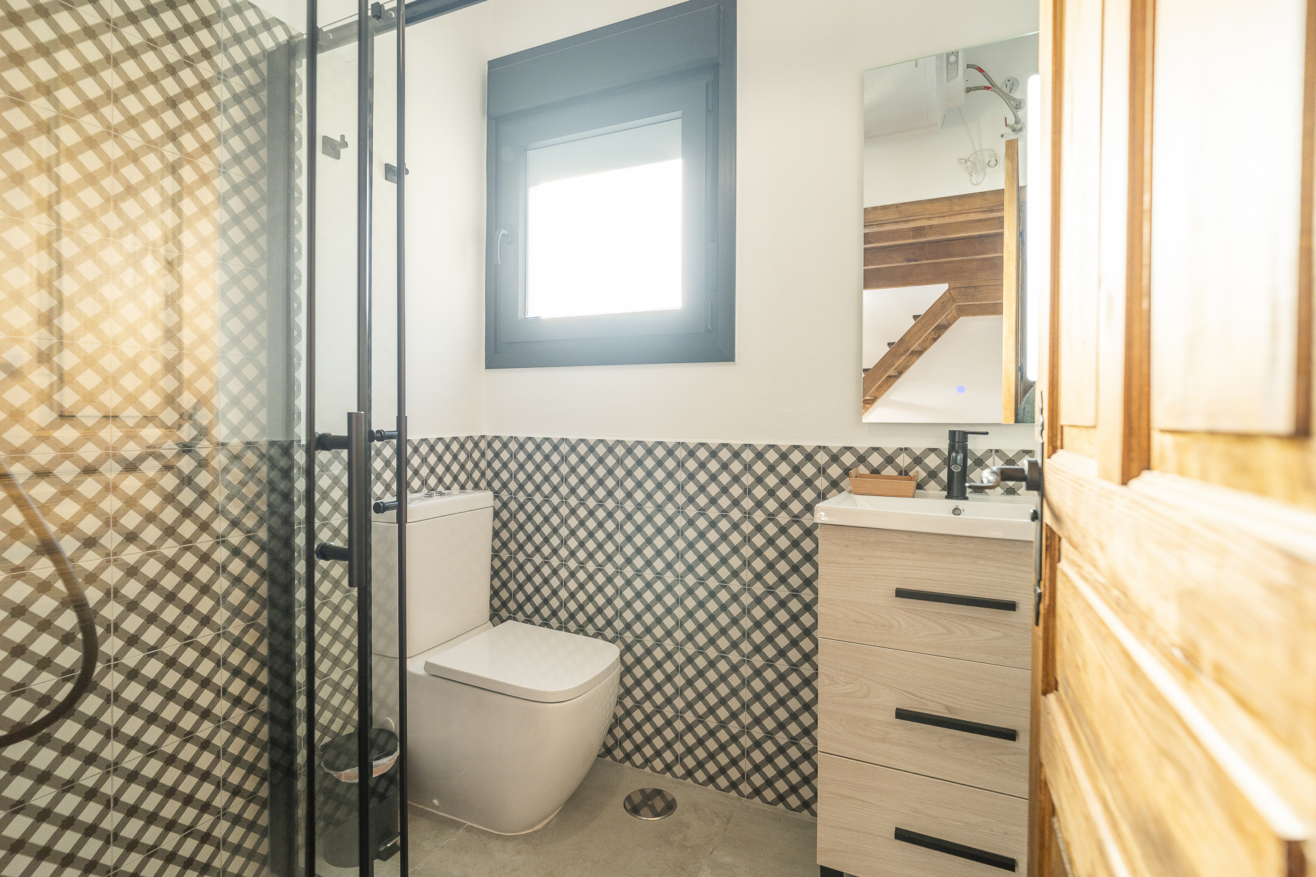 Lower floor bathroom